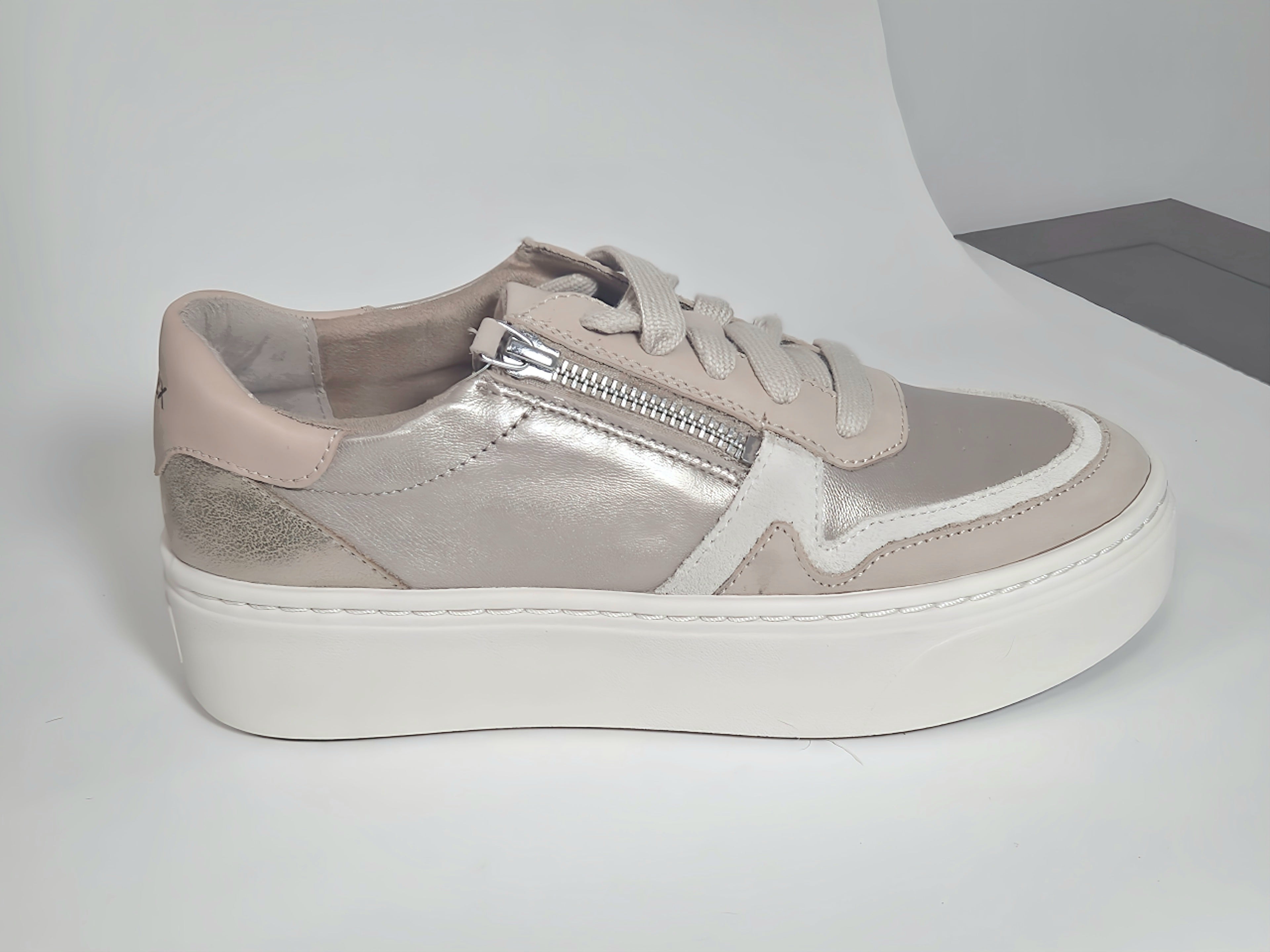 Women’s Aetrex Leigh Tan Sneaker