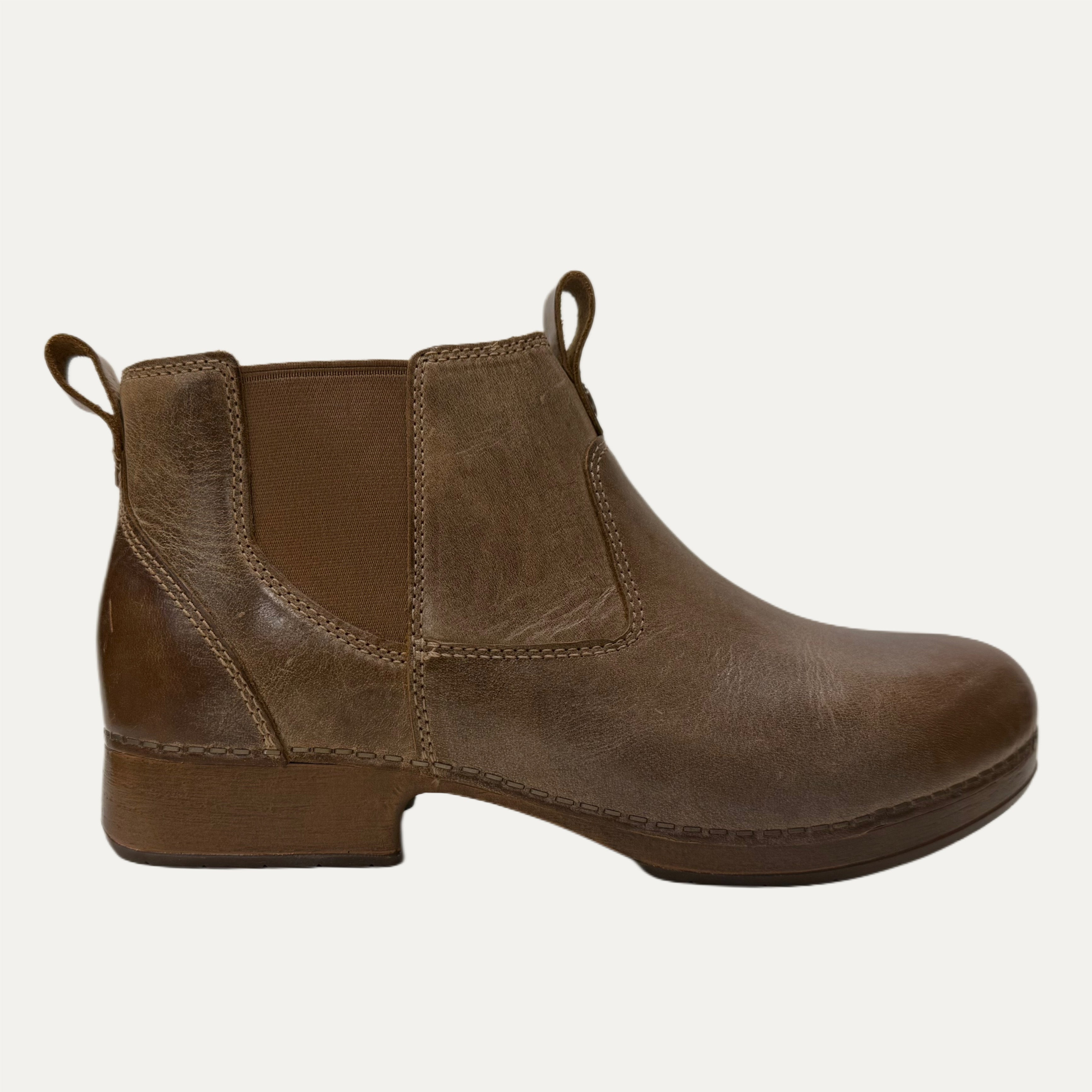 Women's Dansko Michele Boot - Waxy Milled Brush Off Tan