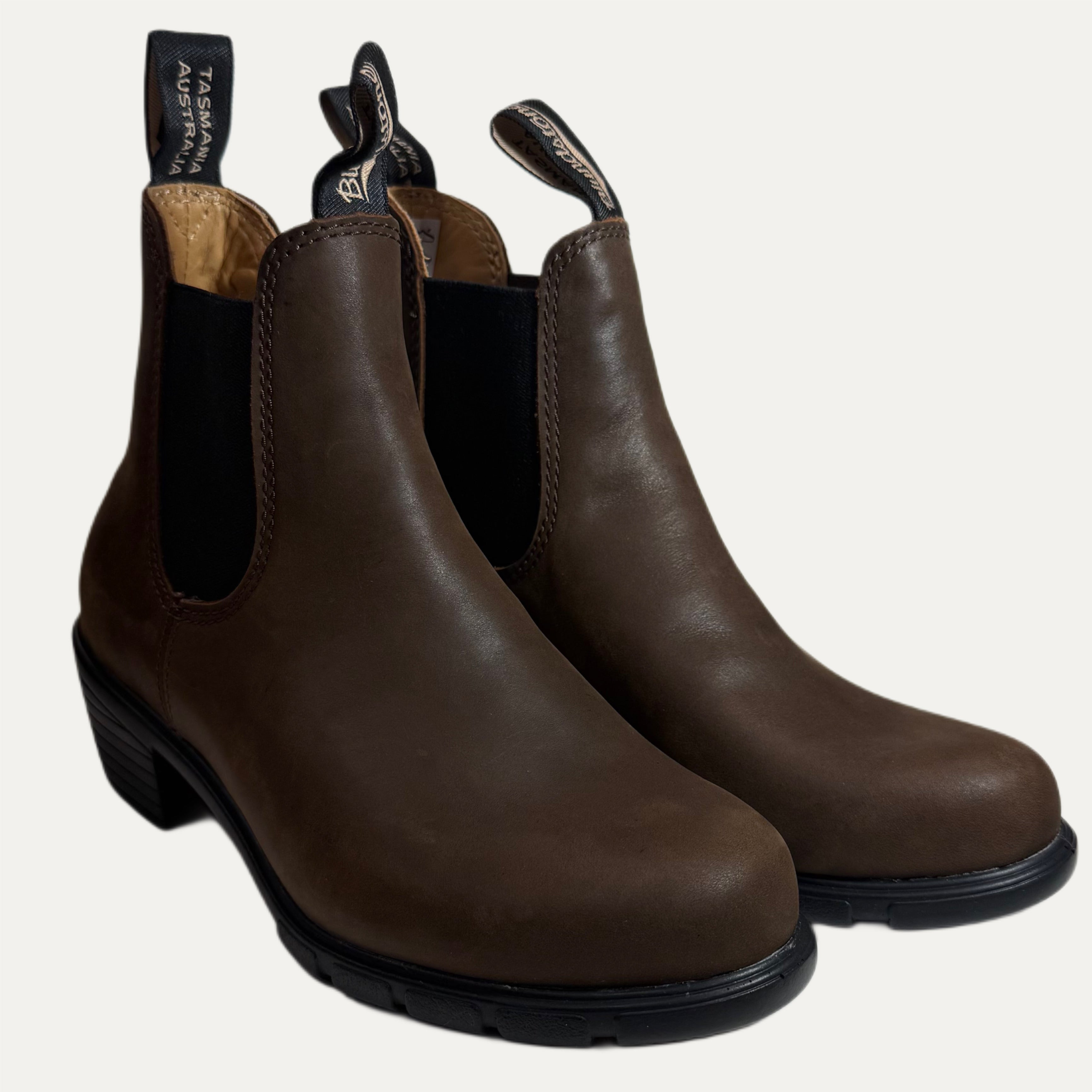 Women's Blundstone 1673 Heeled Chelsea Boot - Antique Brown