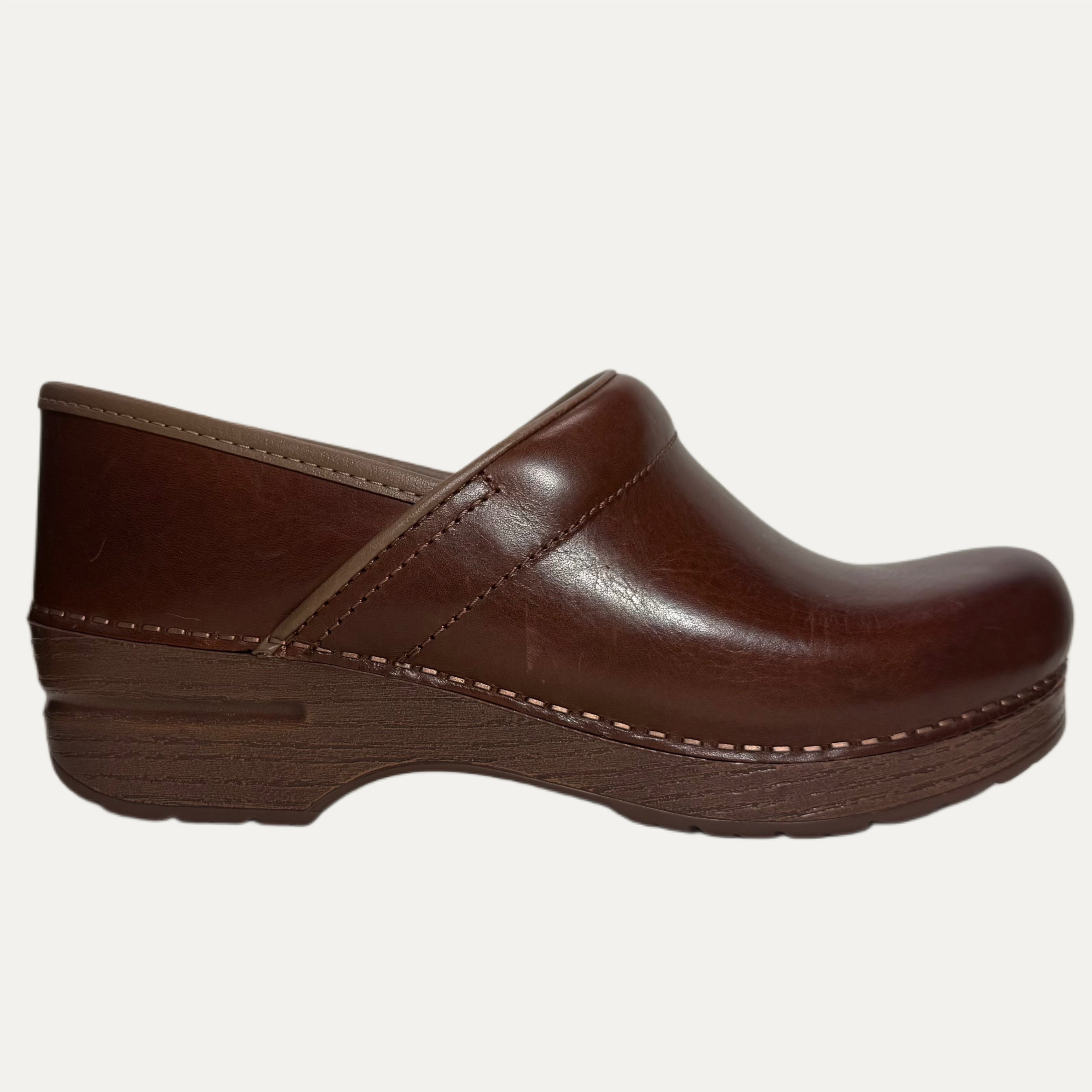 Women's Dansko Professional Clog - Saddle Full Grain