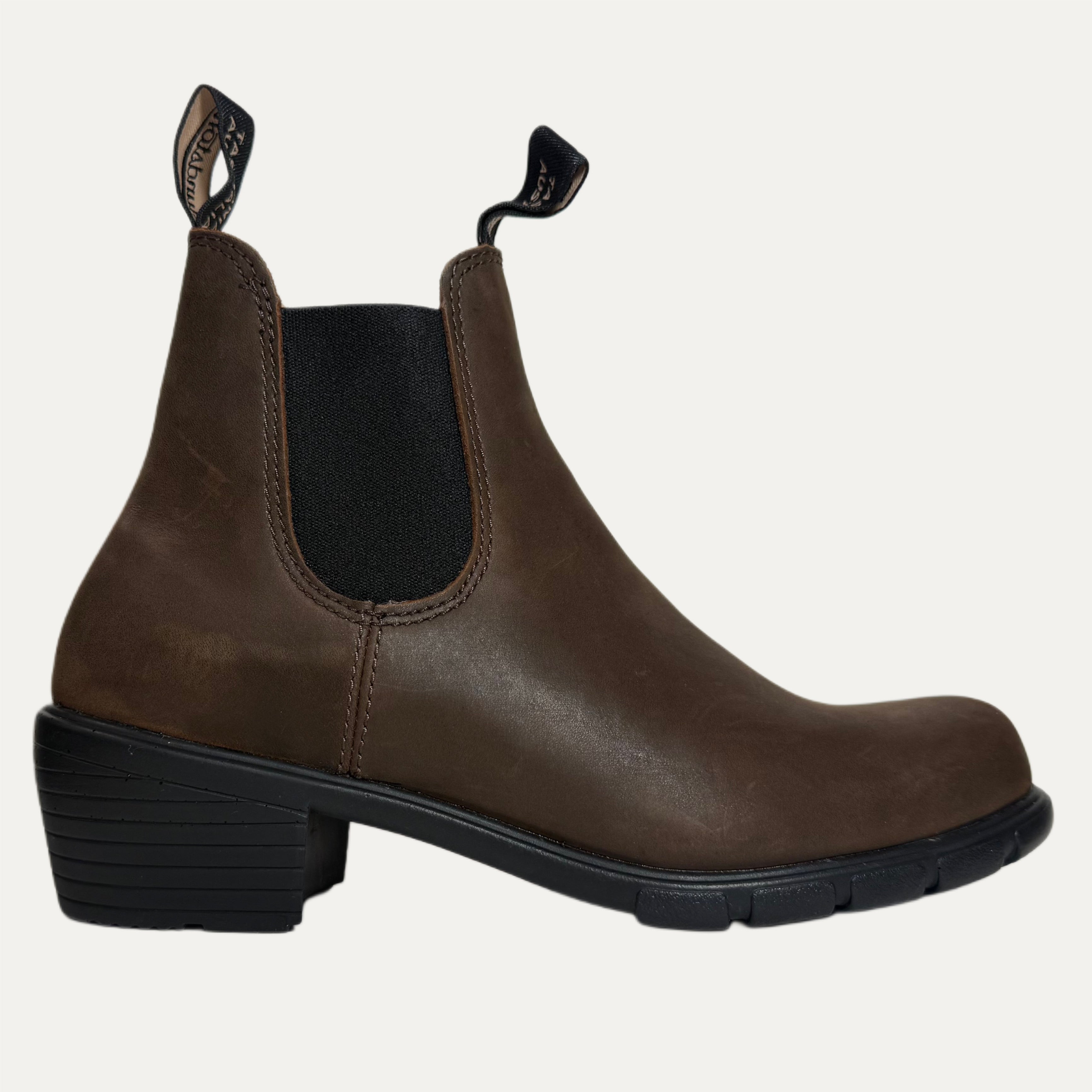 Women's Blundstone 1673 Heeled Chelsea Boot - Antique Brown