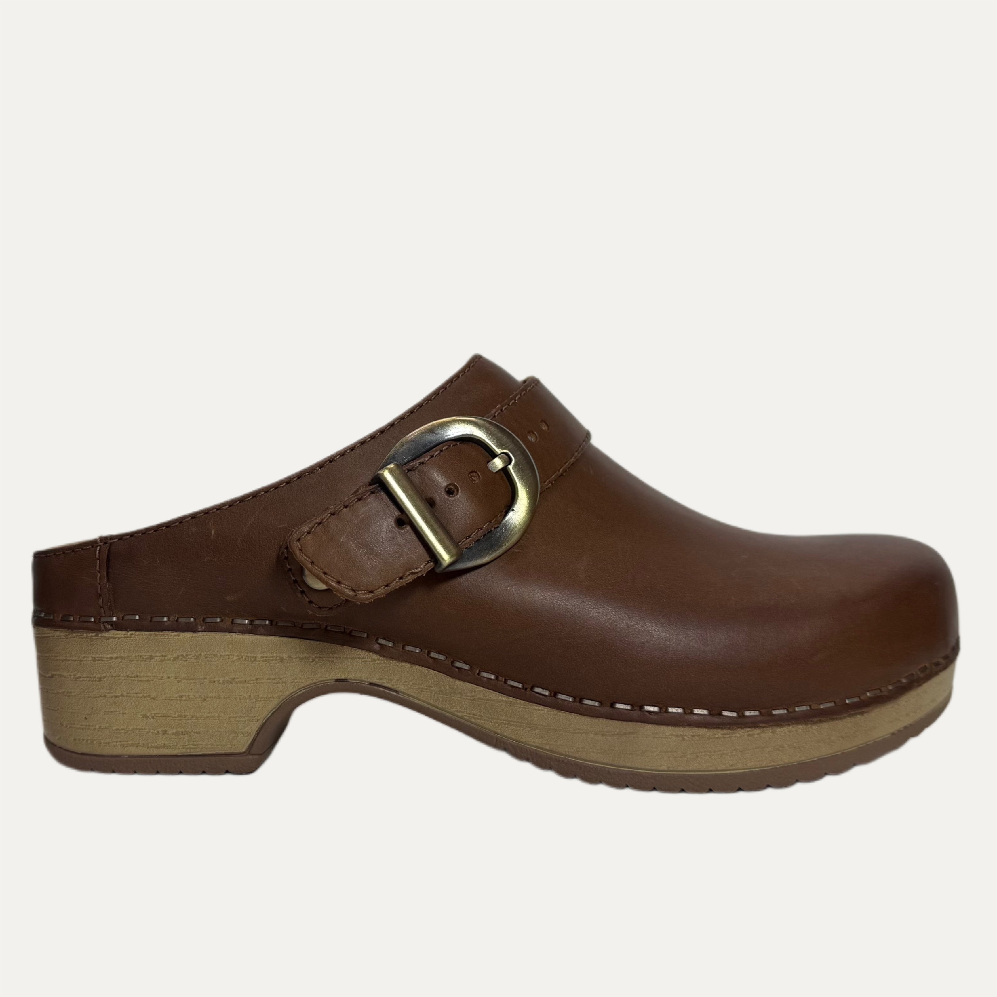 Women's Dansko Baylor Clog - Tan Oiled