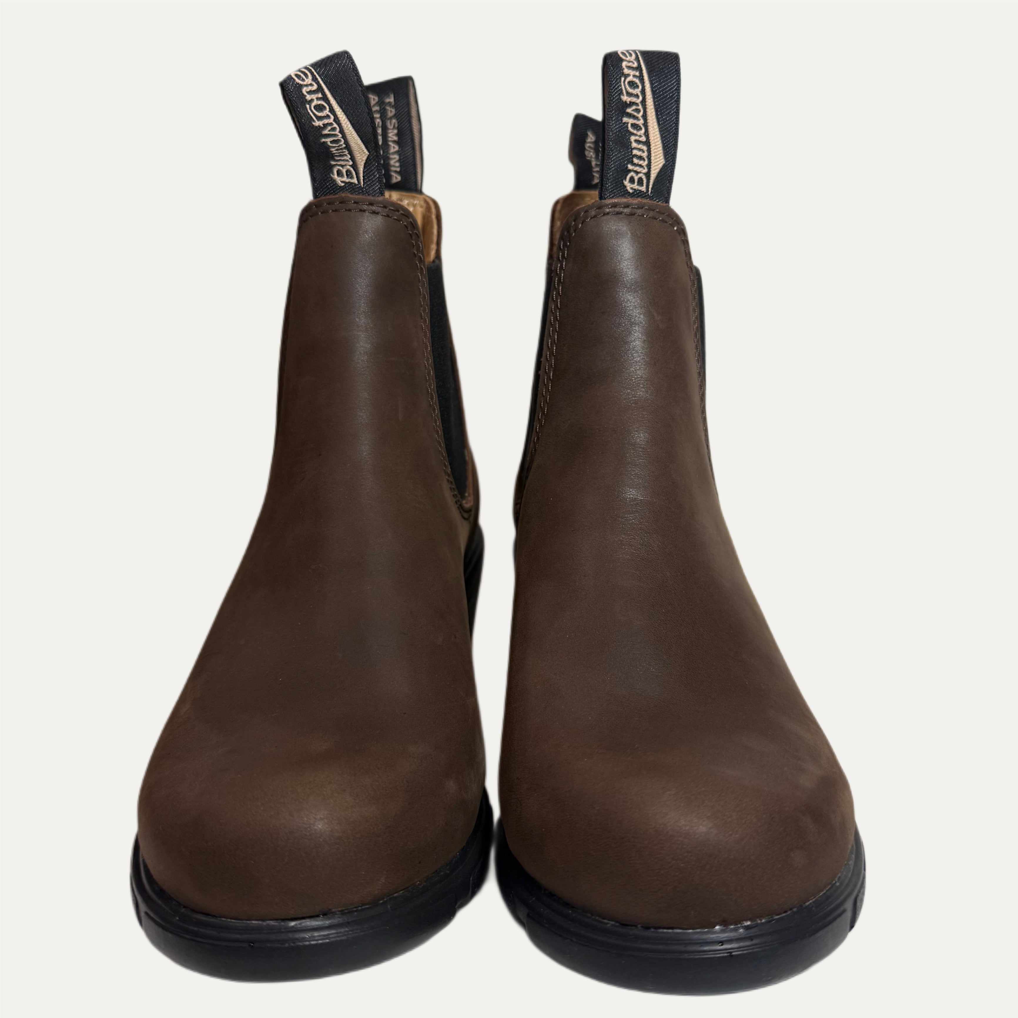 Women's Blundstone 1673 Heeled Chelsea Boot - Antique Brown